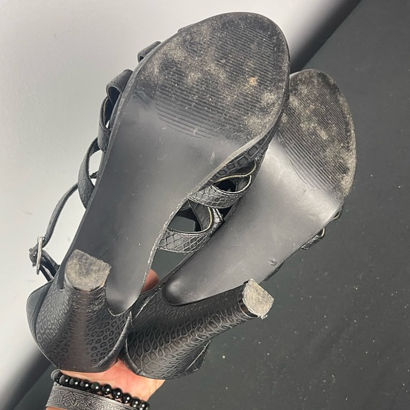 Strappy Maurice’s Heels - Picture 7 of 10